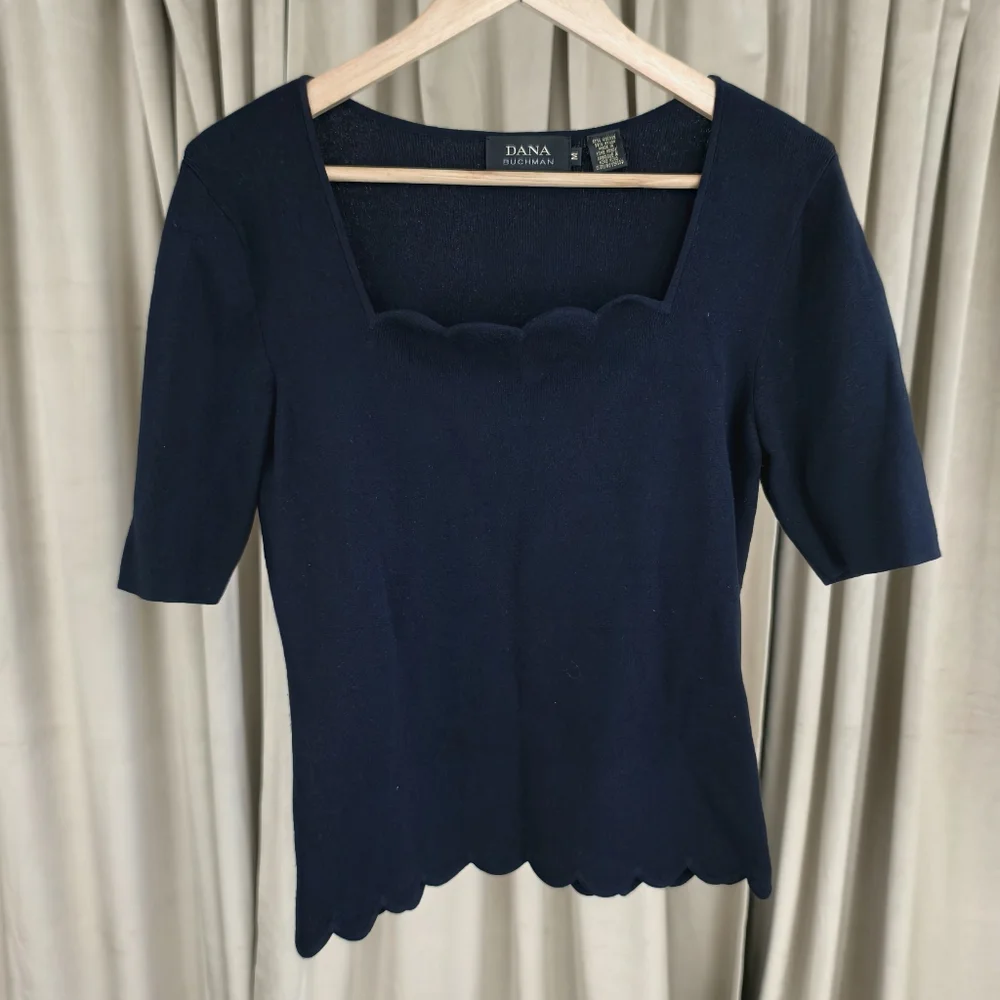 Dana Buchman Navg Knit Short Sleeve Top with Scalloped Detailing - Picture 5 of 8